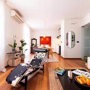 Airy Seafront 1920s Apartment Split